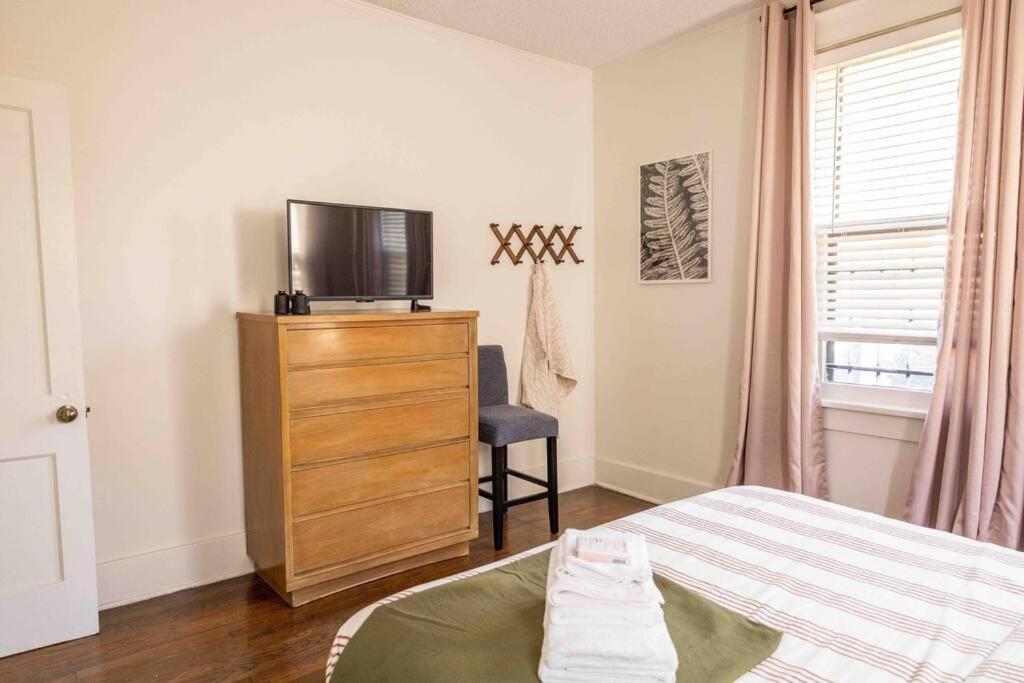 J Birds' Bungalow In The Heart Of Midtown ممفيس المظهر الخارجي الصورة